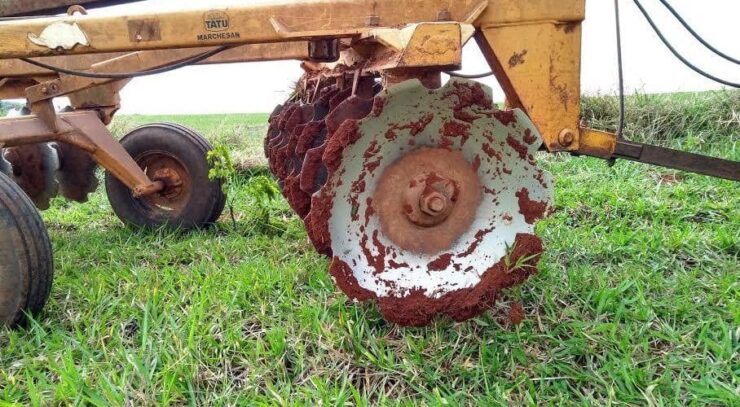 Máquina utilizada para preparo do solo