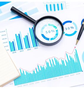 Papéis mostrando gráficos de movimentação financeira
